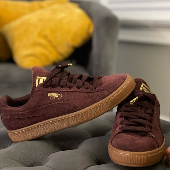 Puma Shoes - Women's suede puma's